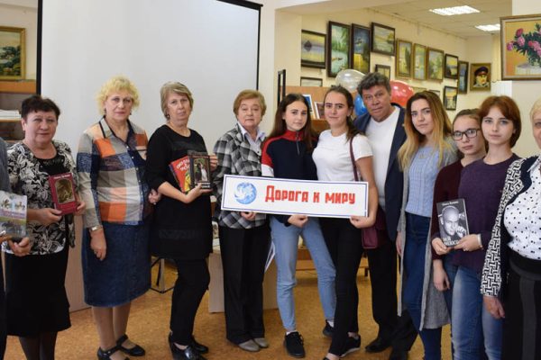 Собрание сочинений Олеся Бузины стало подарком для читателей Азова